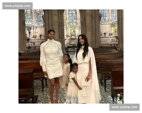 瓦妮莎晒科比旧照,三女儿公园同框,小女儿神似父亲